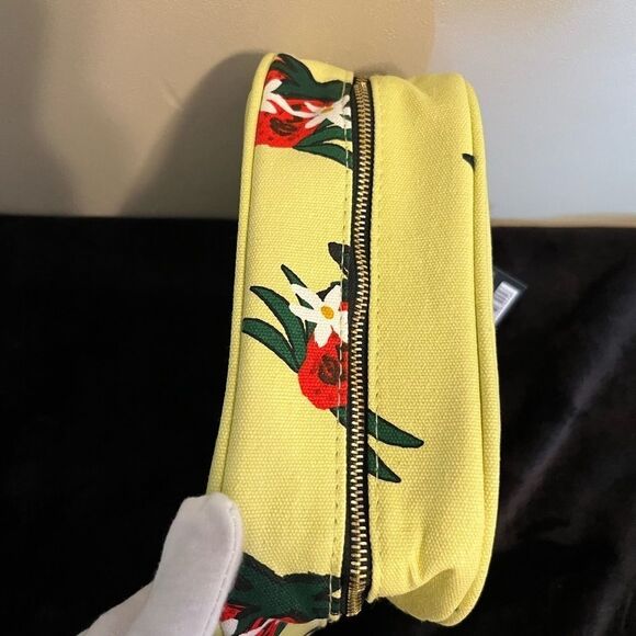 Marc Jacob’s Strawberry Floral Makeup Bag Case - Picture 7 of 11
